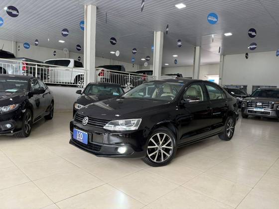 VOLKSWAGEN JETTA 2.0 COMFORTLINE FLEX 4P MANUAL